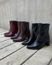 BOTAS YASS CHOCOLATE  - Pre Order