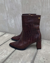 BOTAS YASS CHOCOLATE  - Pre Order